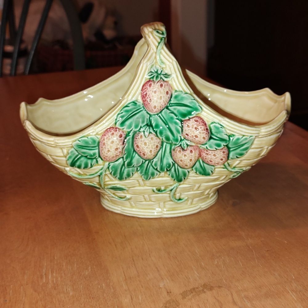 Vintage 1989 Haldon Group Japan Strawberry Majolica Style Basket
